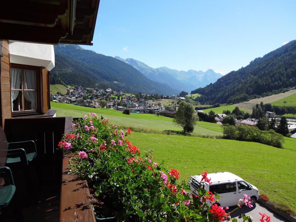 Landhaus Strolz Sankt Anton am Arlberg Rum bild