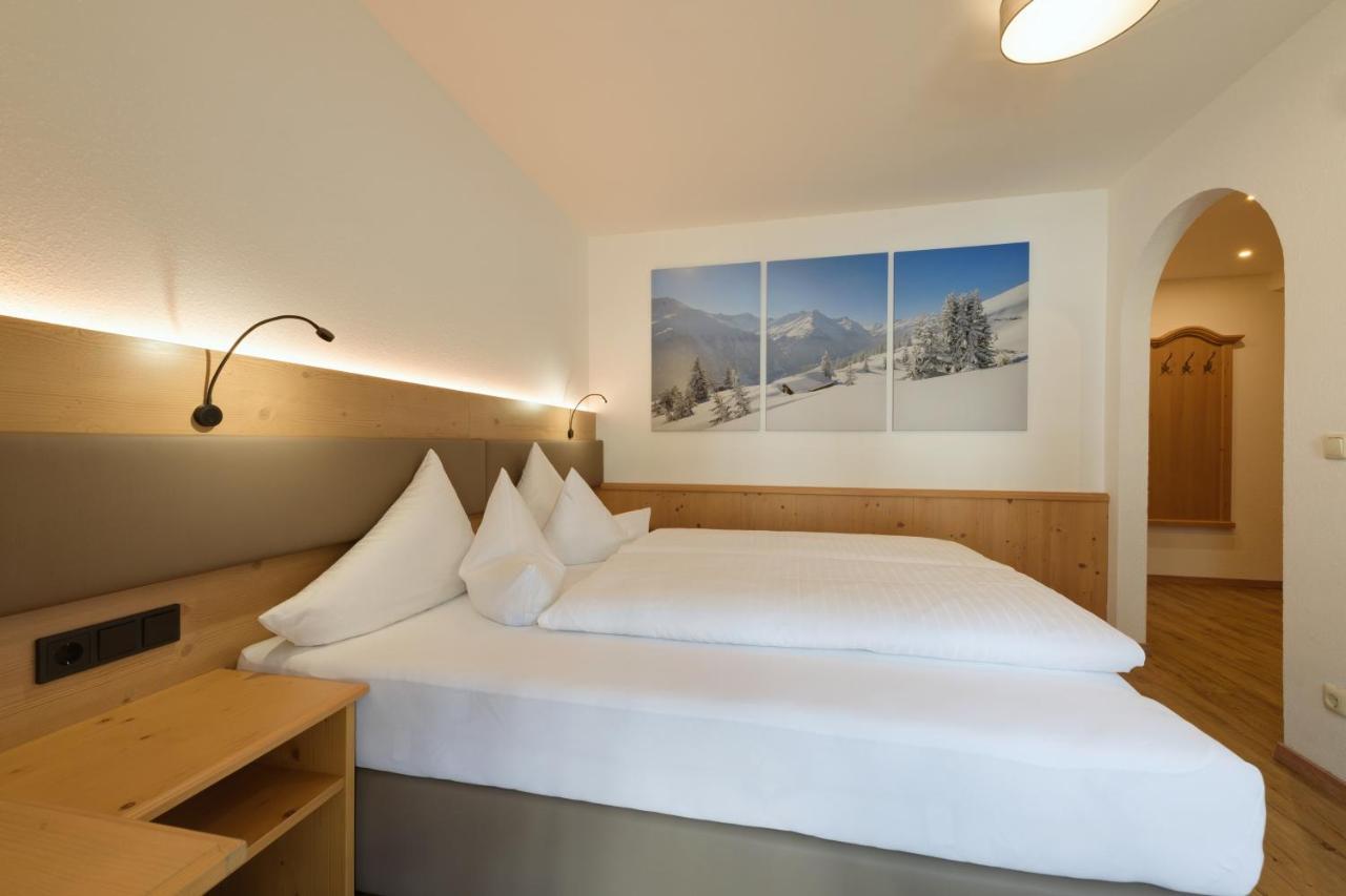 Landhaus Strolz Sankt Anton am Arlberg Exteriör bild