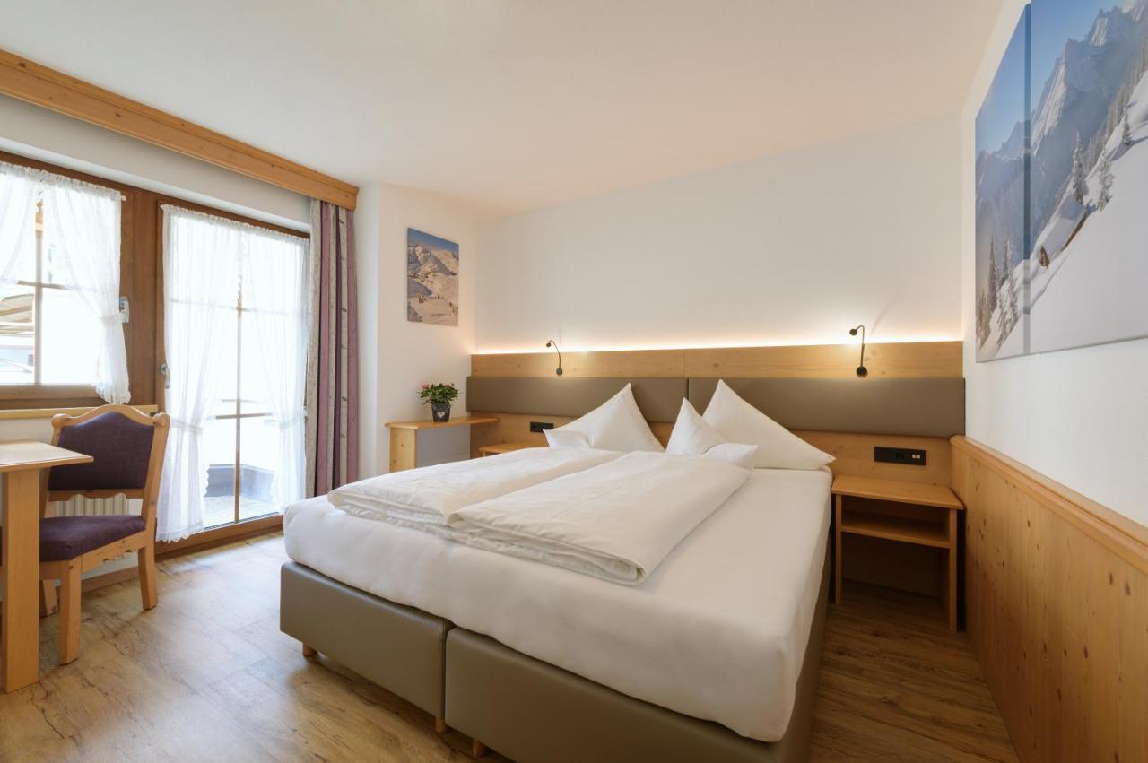 Landhaus Strolz Sankt Anton am Arlberg Exteriör bild
