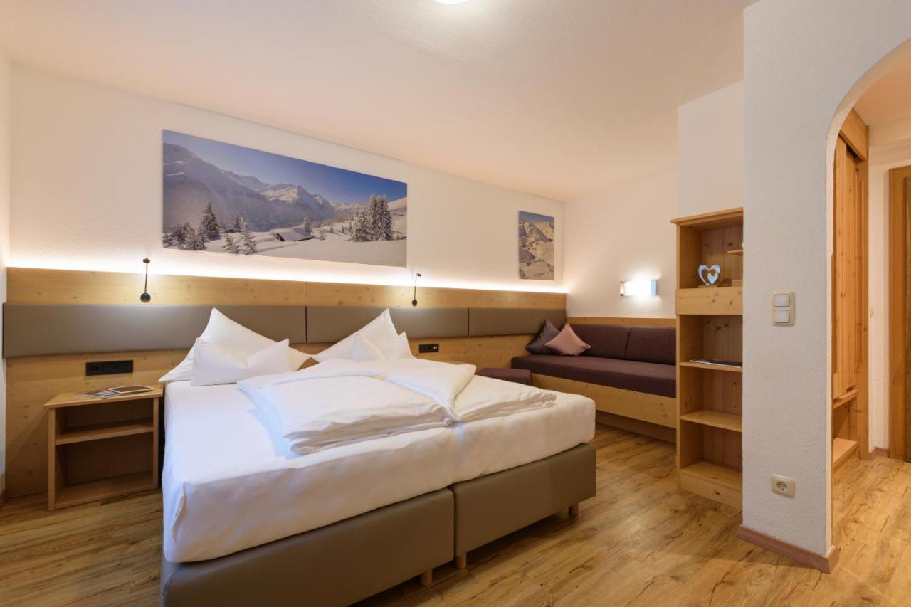 Landhaus Strolz Sankt Anton am Arlberg Exteriör bild