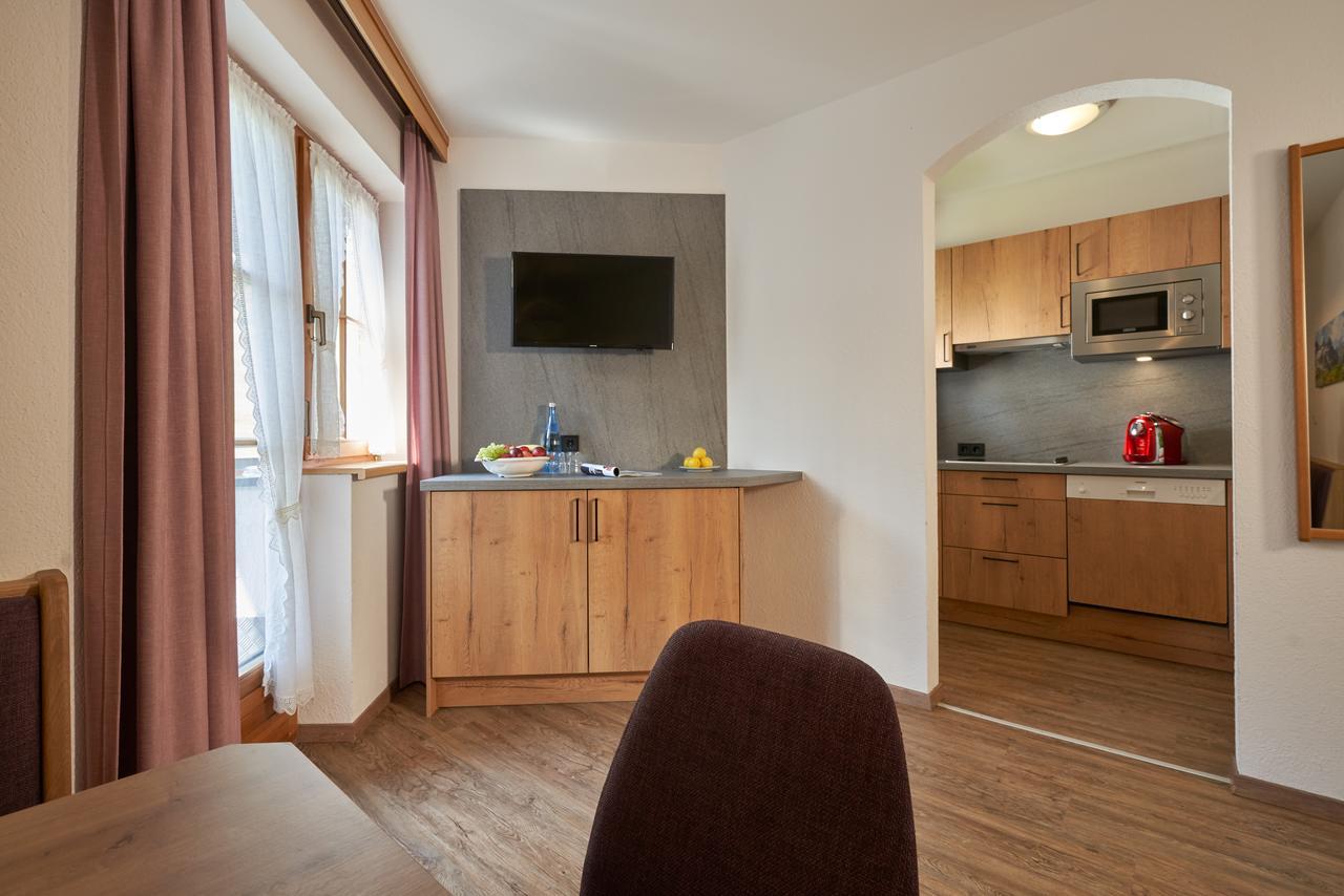 Landhaus Strolz Sankt Anton am Arlberg Exteriör bild