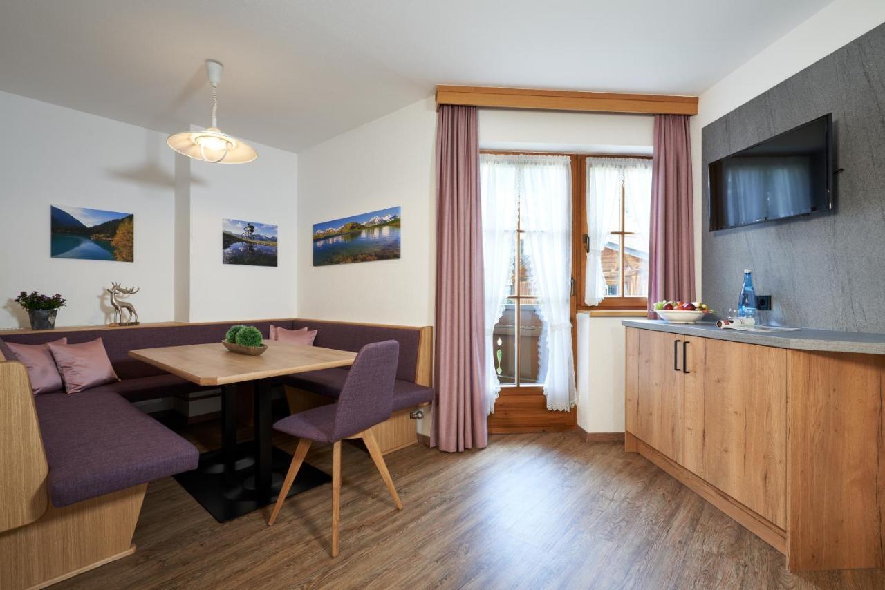 Landhaus Strolz Sankt Anton am Arlberg Exteriör bild