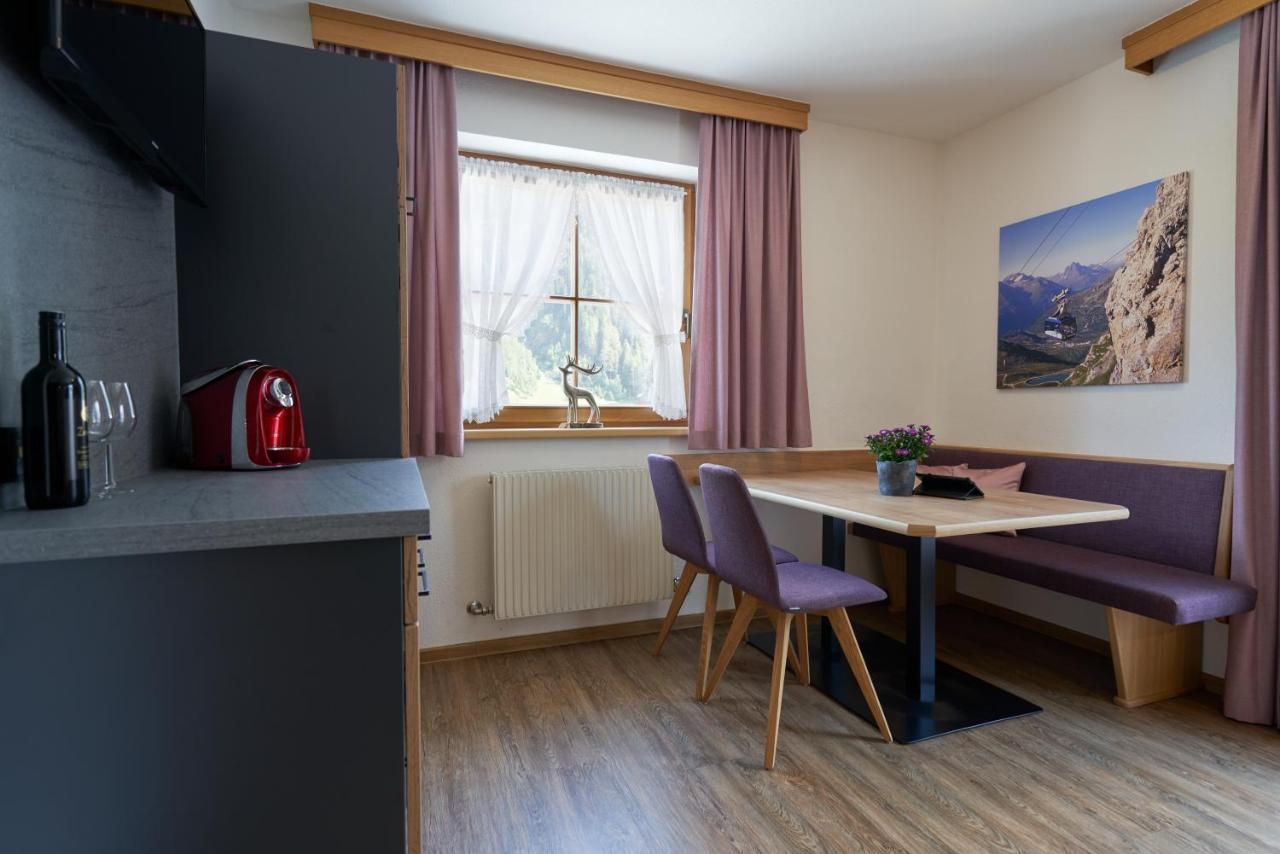 Landhaus Strolz Sankt Anton am Arlberg Exteriör bild